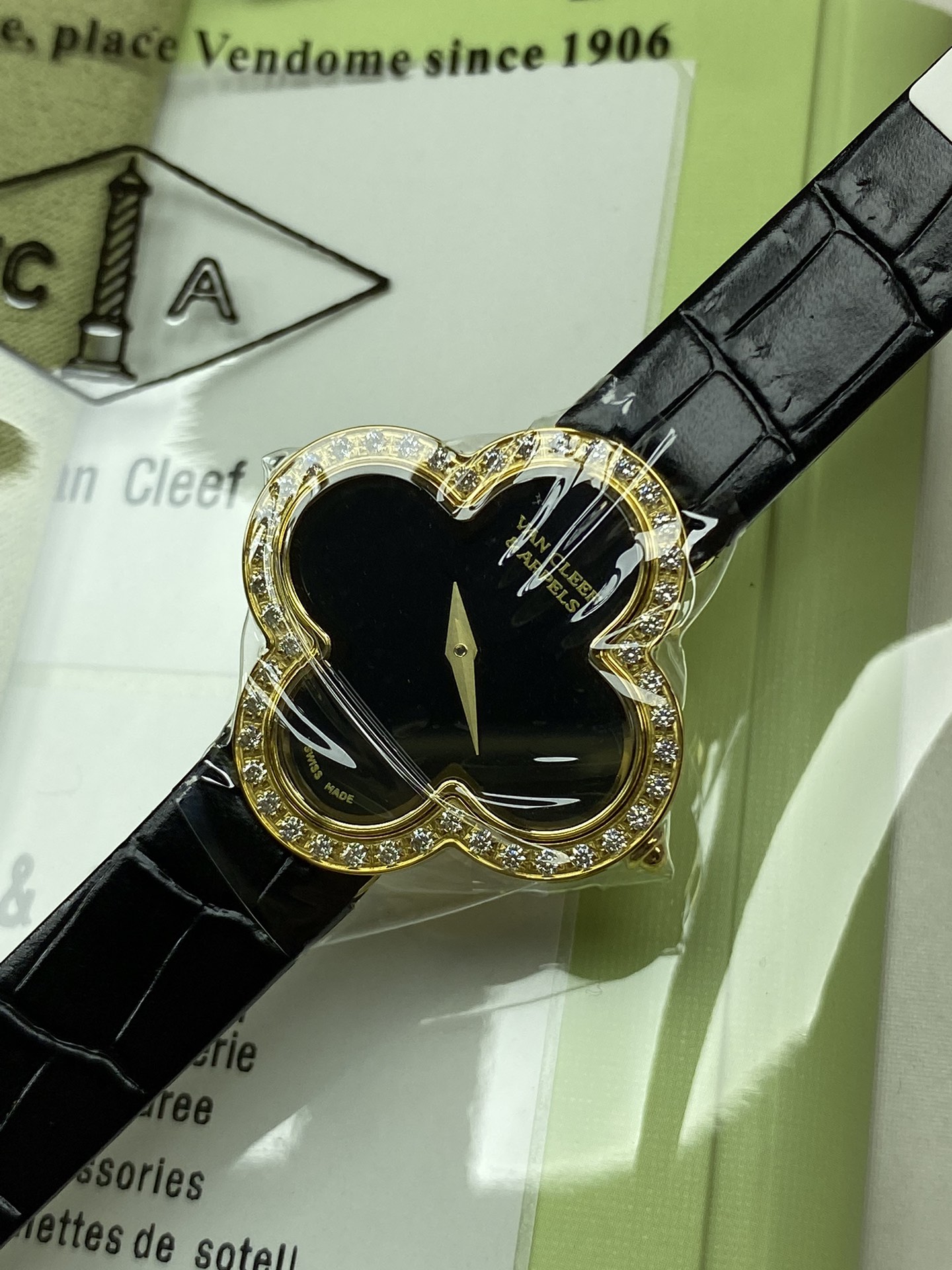 null Watch in Black