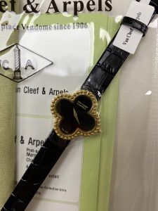 null Watch in Black