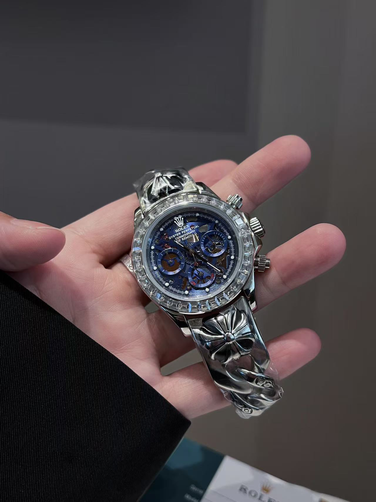 null Watch