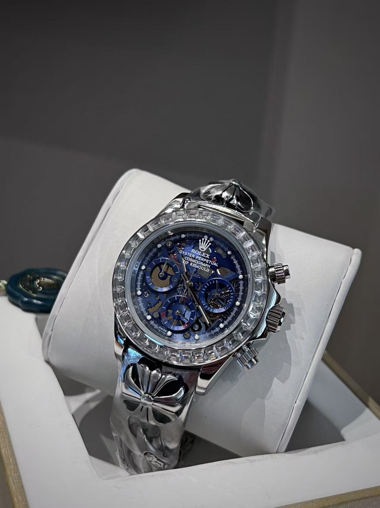 null Watch