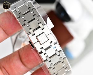 null Watch