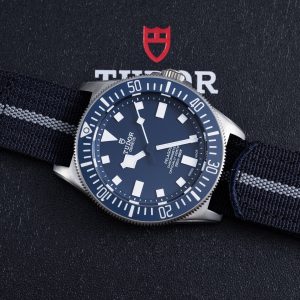 null Watch in Black