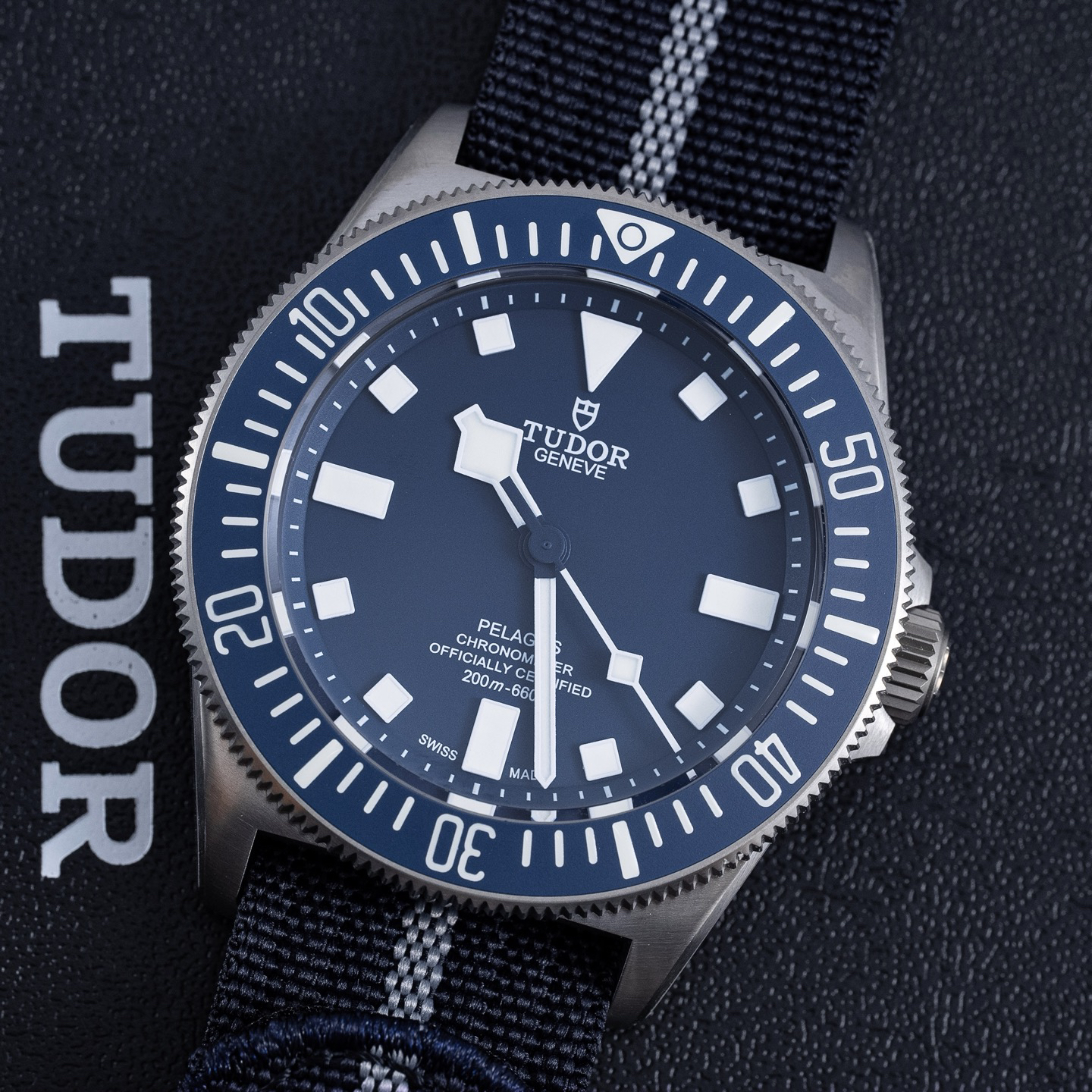 null Watch in Black