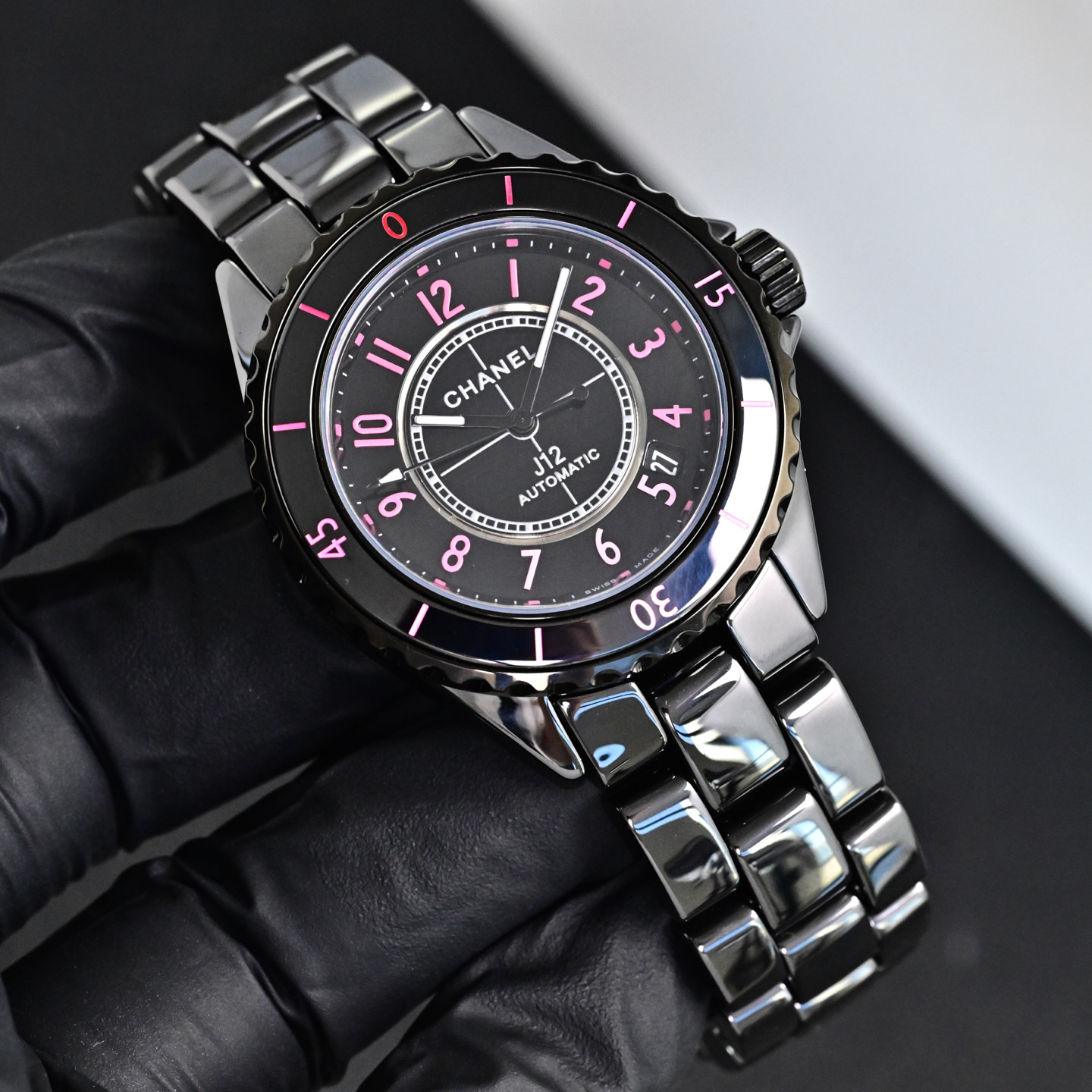null Watch in Black