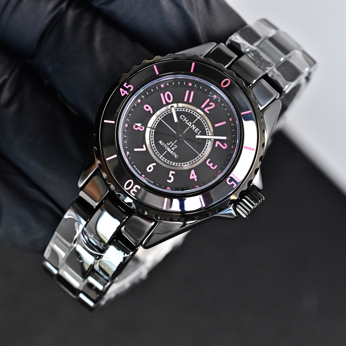 null Watch in Black