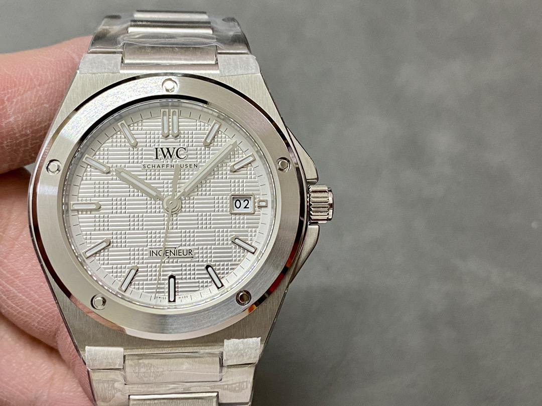 null Watch