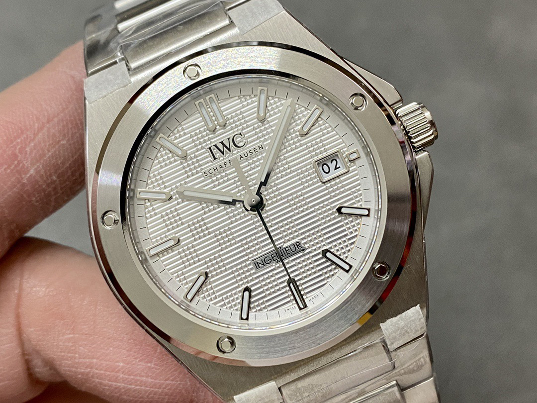 null Watch