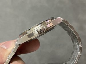 null Watch