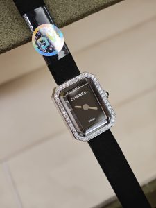 null Watch H6125 in Black