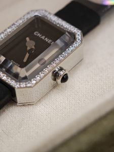null Watch H6125 in Black