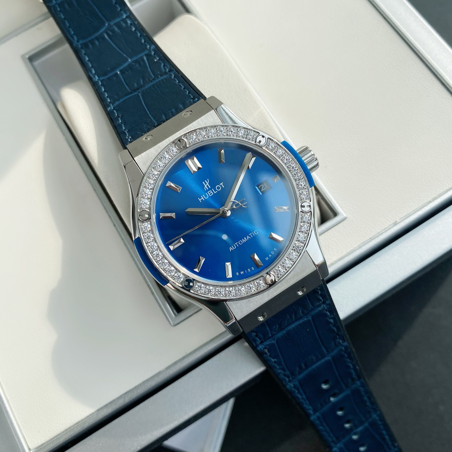 null Watch