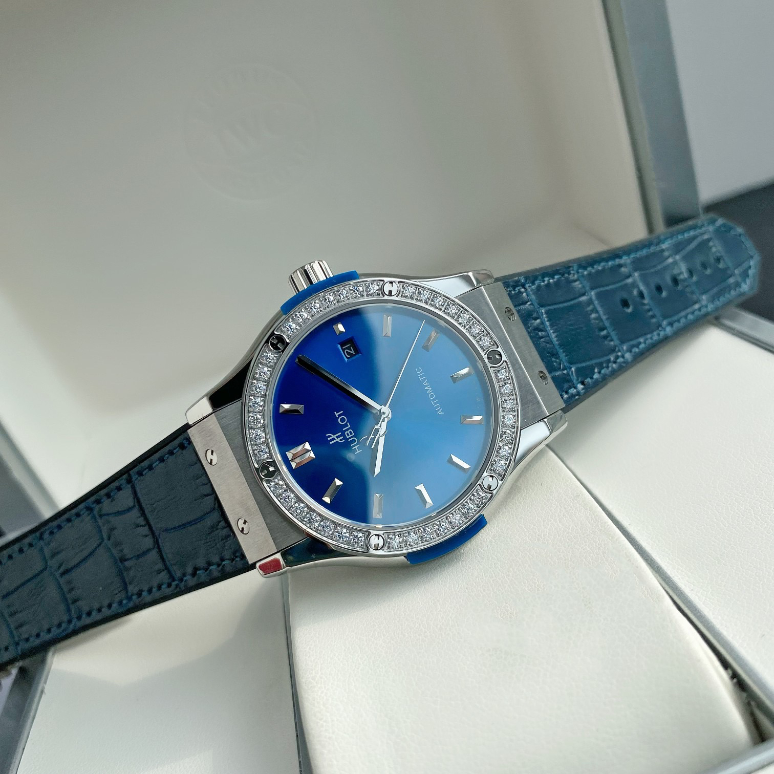 null Watch