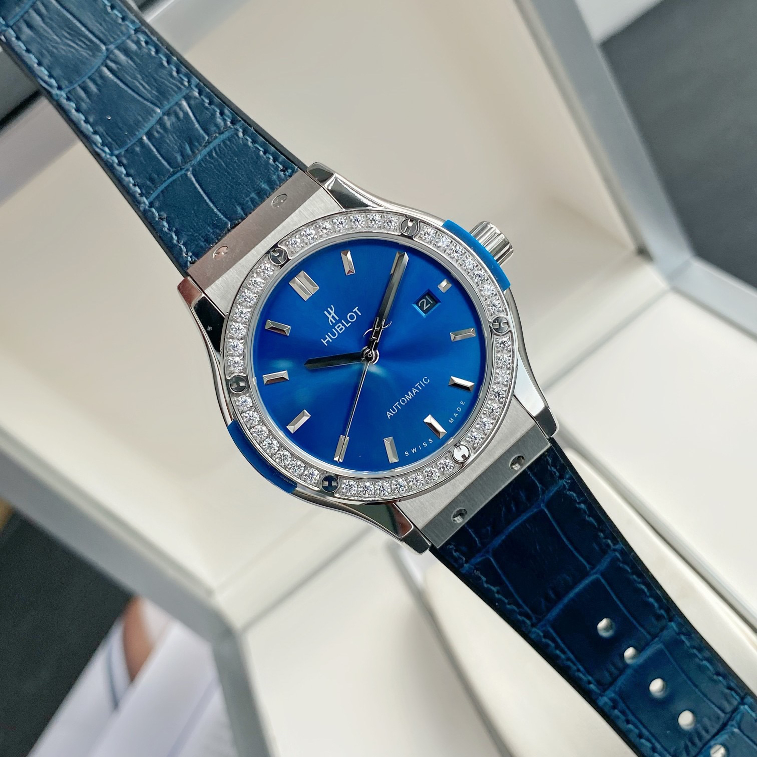 null Watch