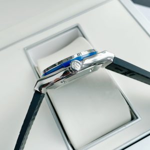null Watch