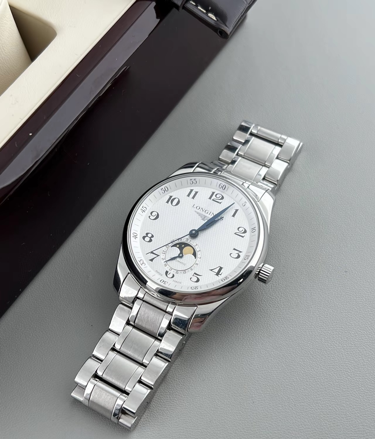 null Watch