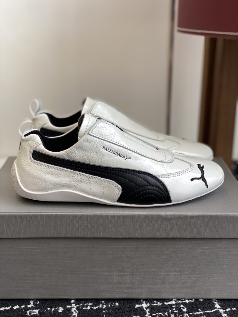 Sneakers - view 1