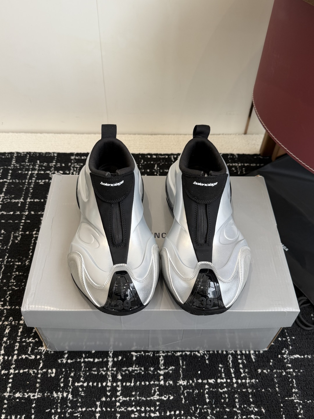 Balenciaga Sneakers - view 2