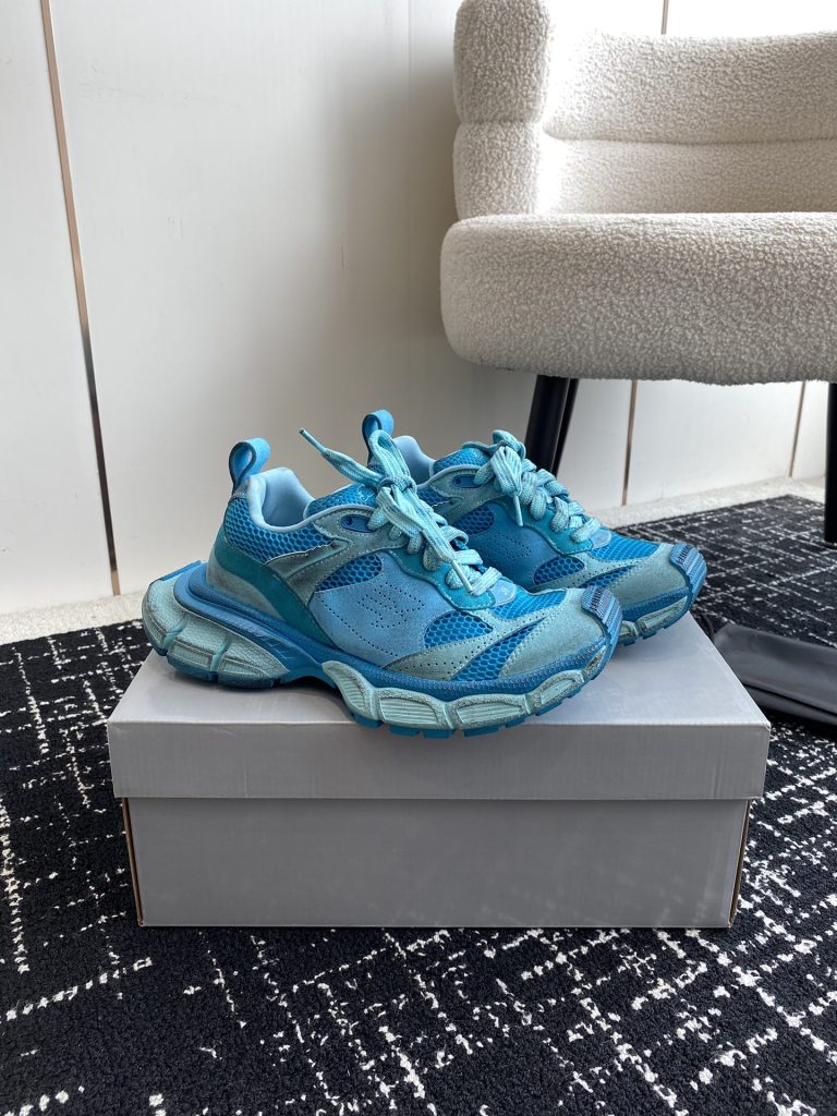 Balenciaga Sneakers - view 1