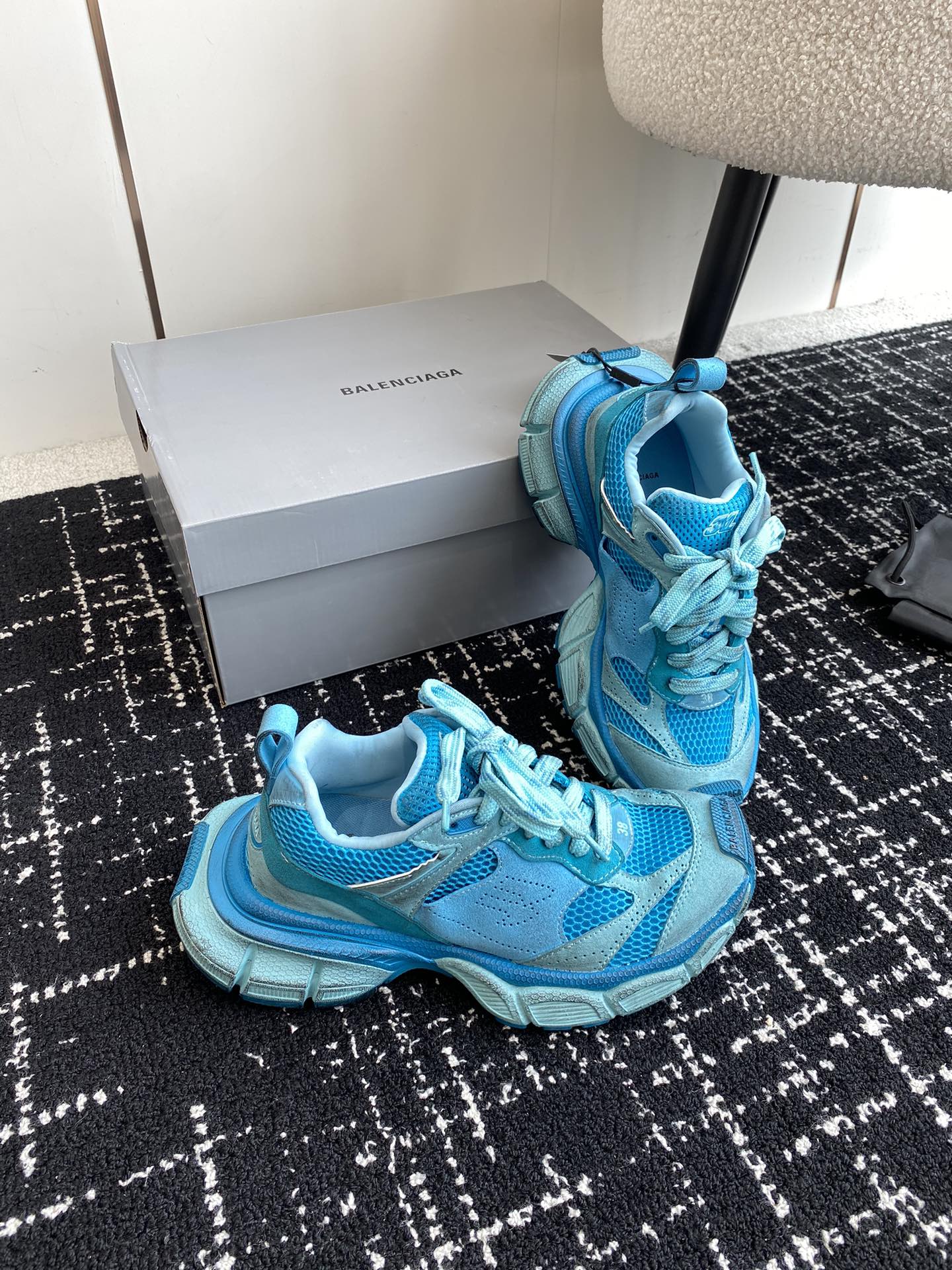 Balenciaga Sneakers - view 3