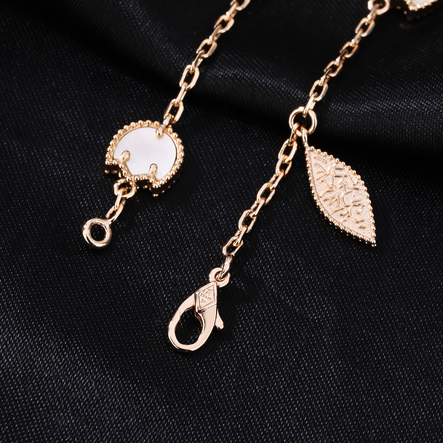Van Cleef & Arpels Bracelet - view 2