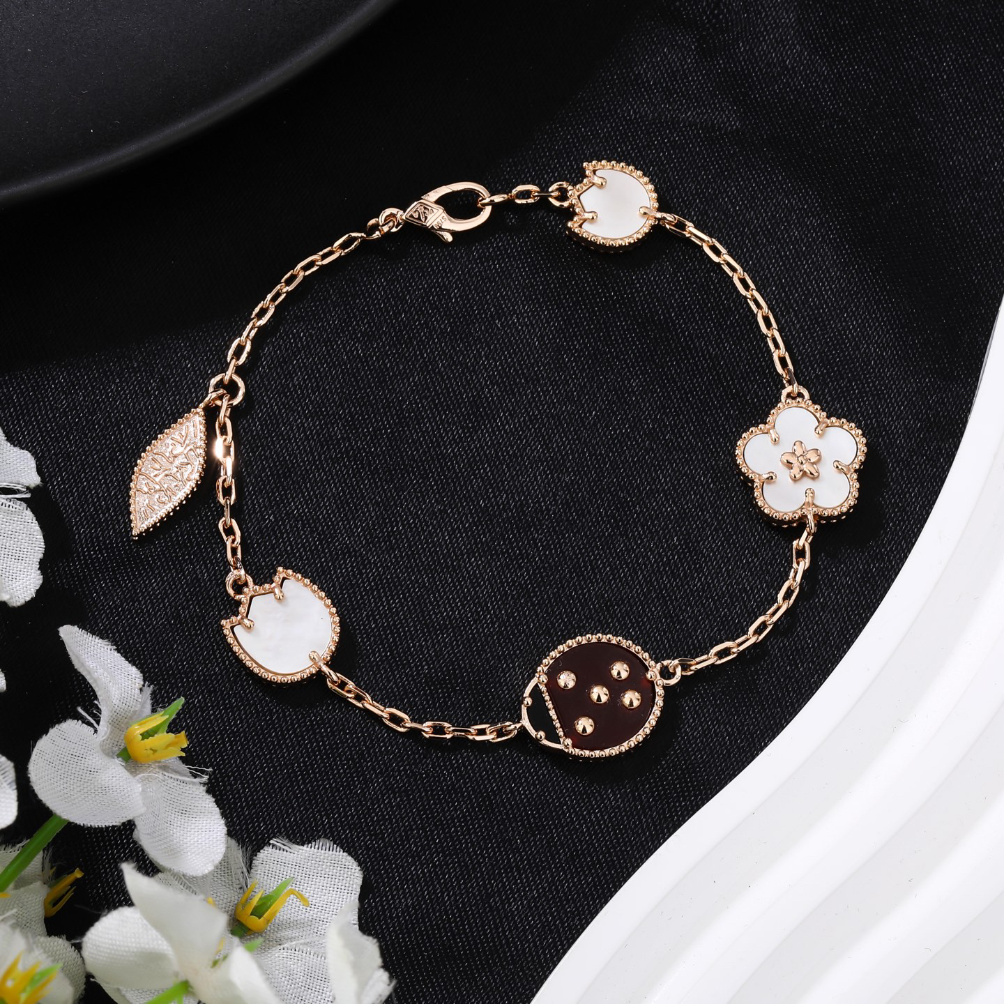 Van Cleef & Arpels Bracelet - view 3