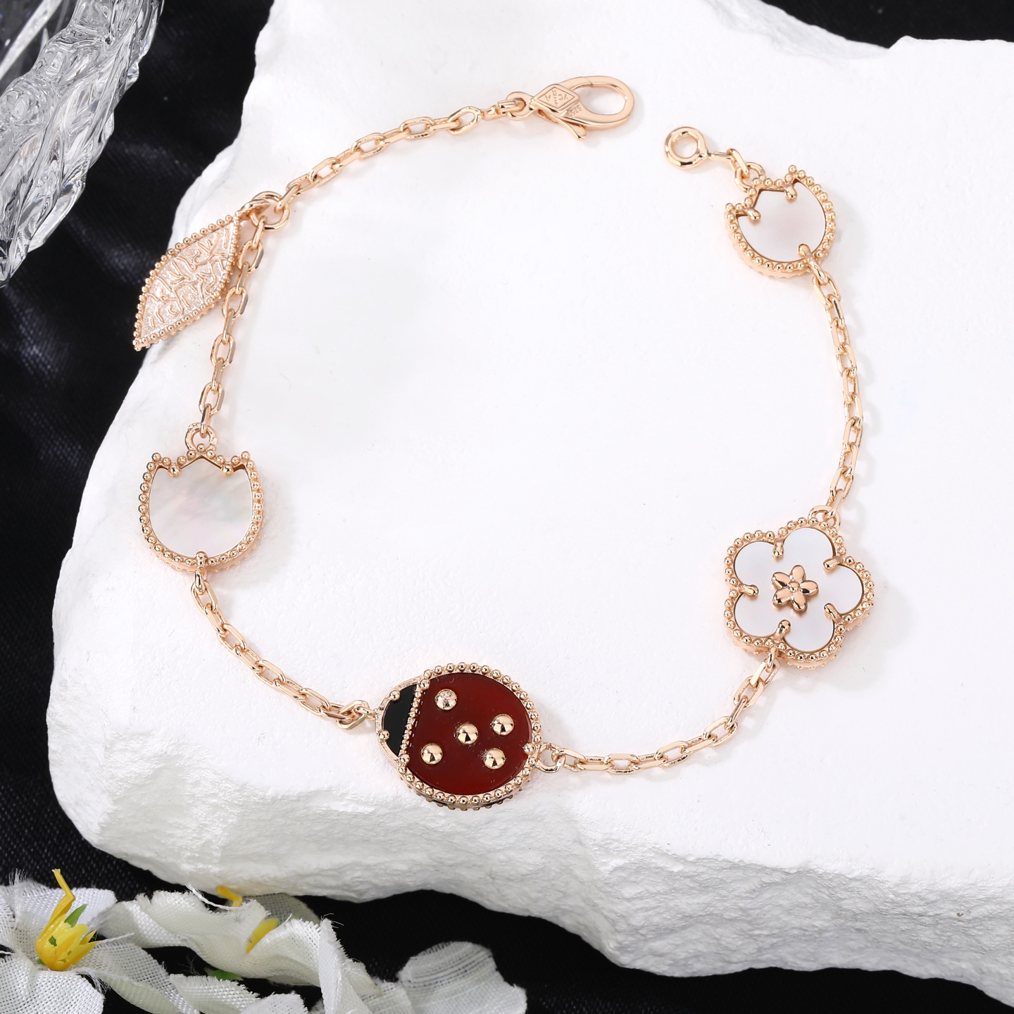 Van Cleef & Arpels Bracelet - view 4