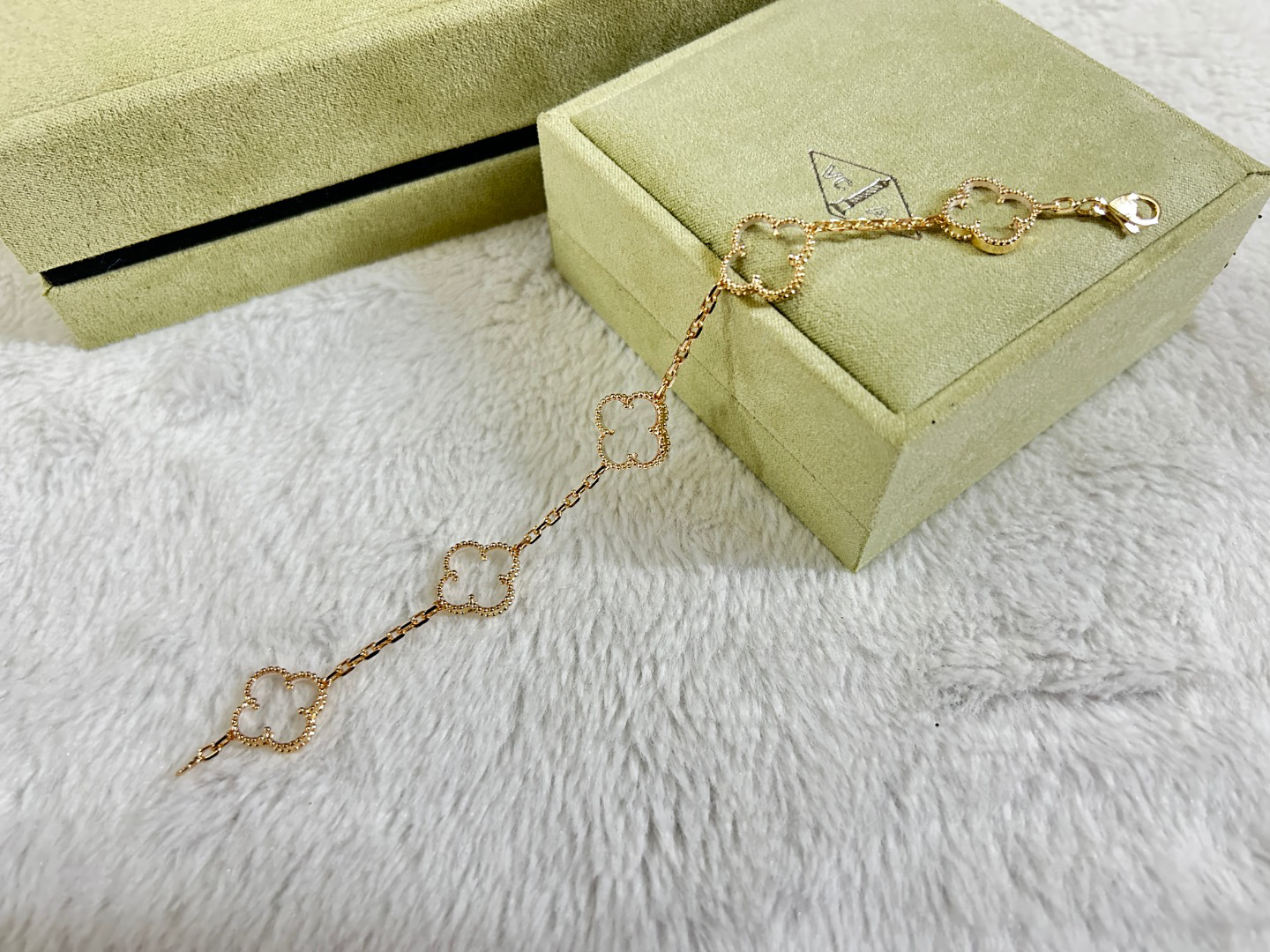 Van Cleef & Arpels Bracelet - view 3