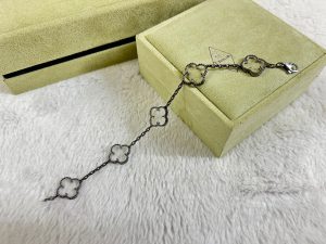 Van Cleef & Arpels Bracelet - view 5
