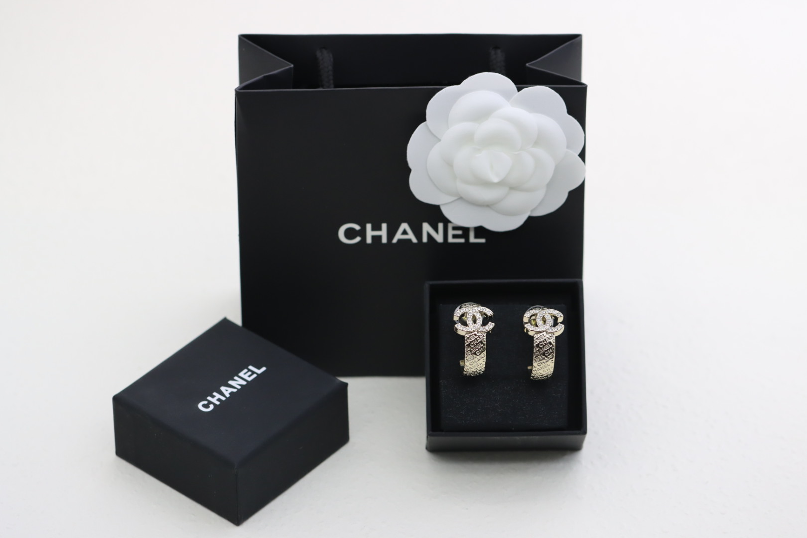 Earrings - view 3