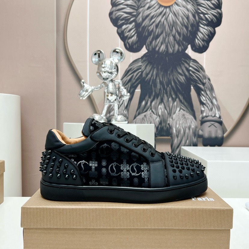 Sneakers - view 1
