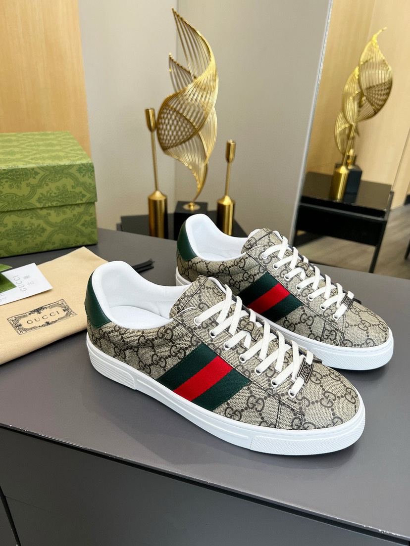 Gucci Sneakers - view 2