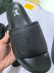 Louis Vuitton Slides - view 6