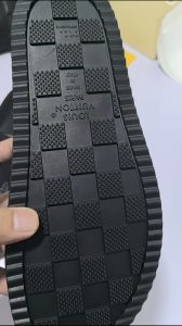 Louis Vuitton Slides - view 8