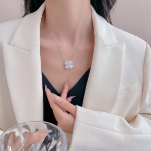 Van Cleef & Arpels Necklace - view 2