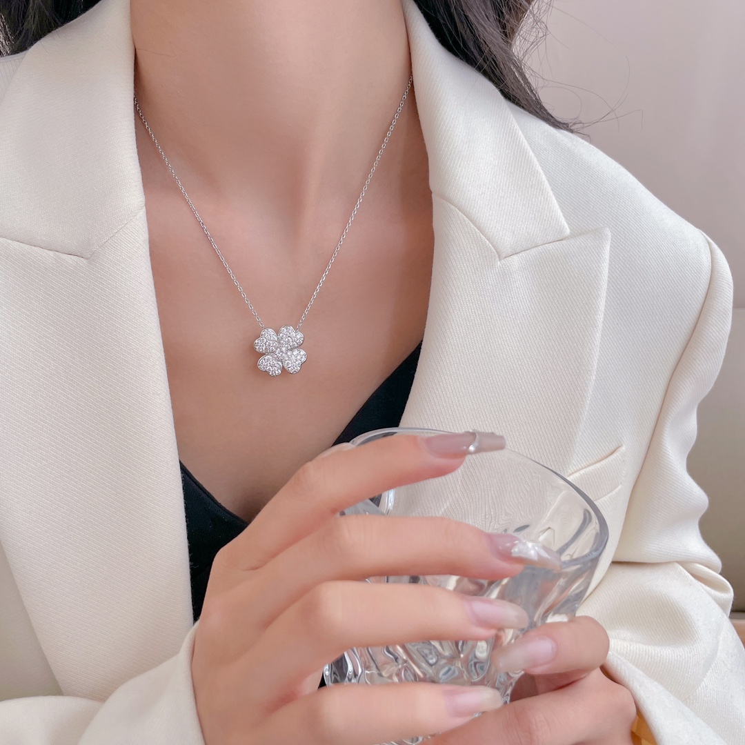 Van Cleef & Arpels Necklace - view 3