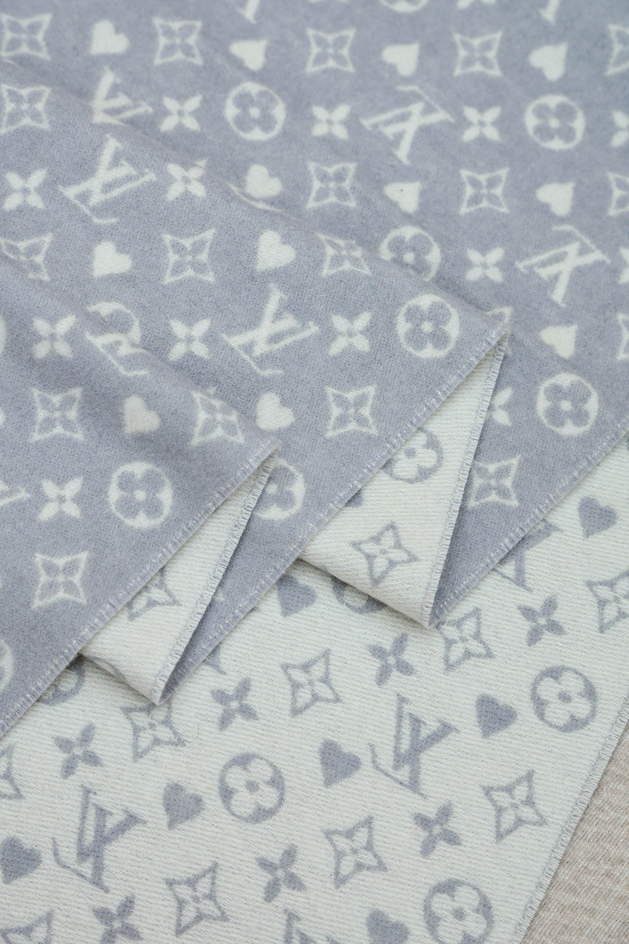 Louis Vuitton Shawl - view 6