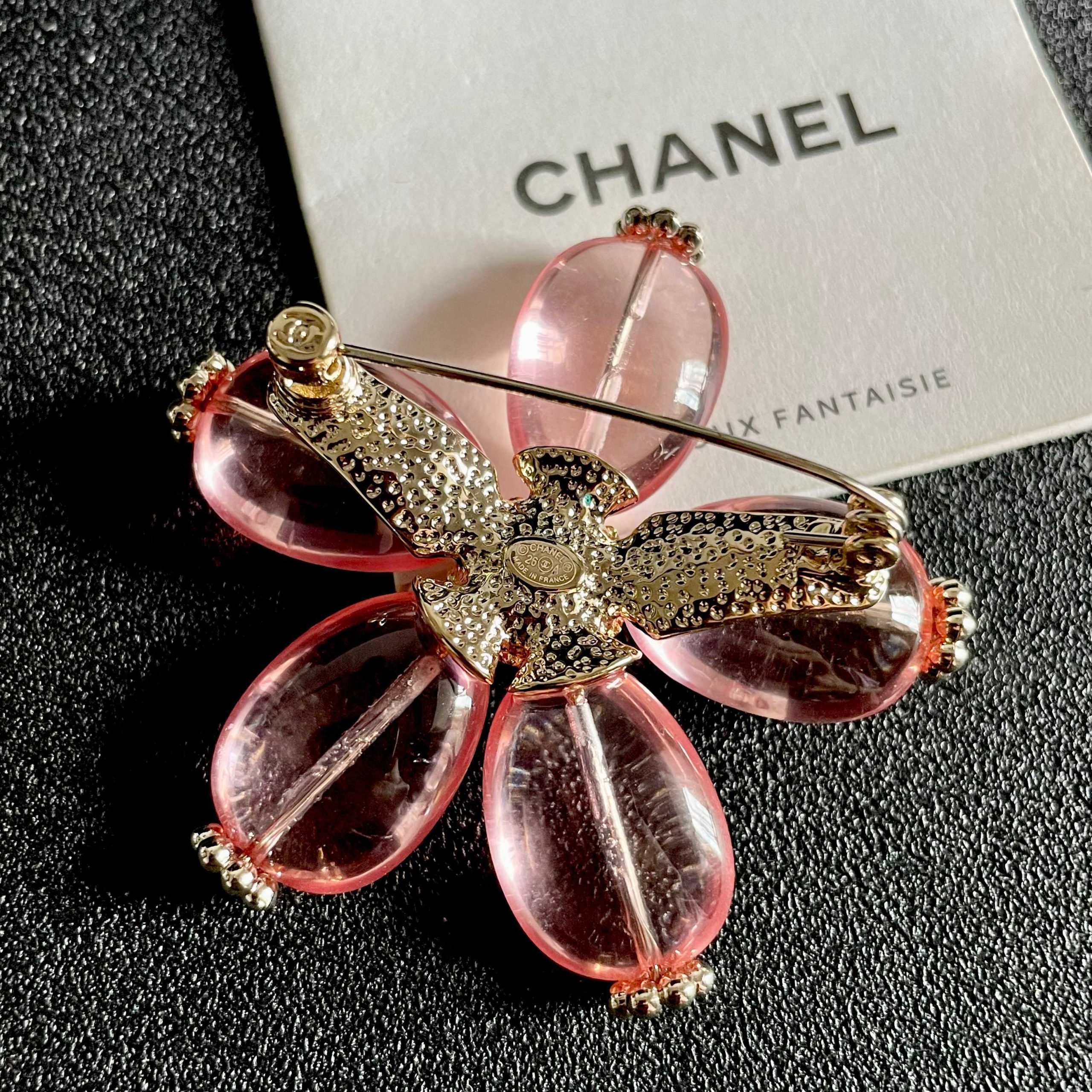 Brooch - view 7