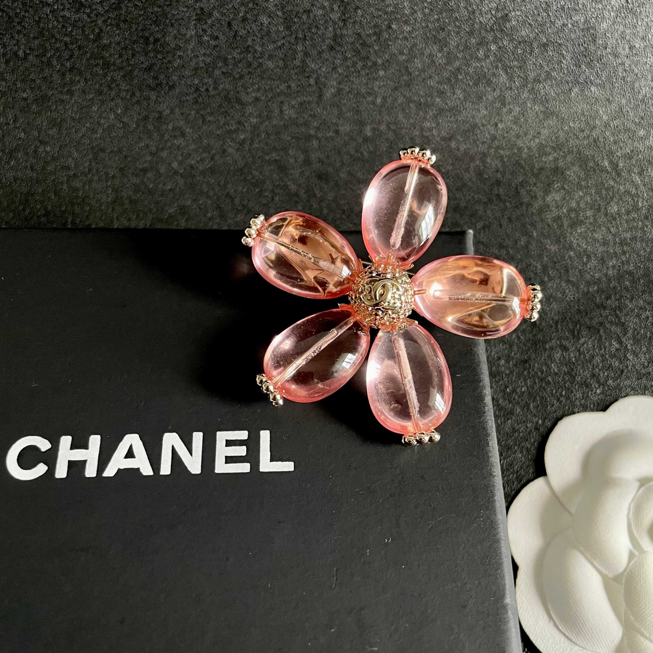 Brooch - view 9