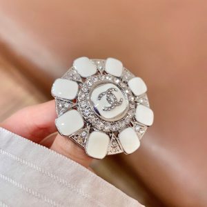 Brooch - view 3