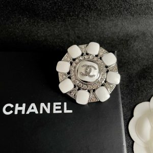 Brooch - view 9