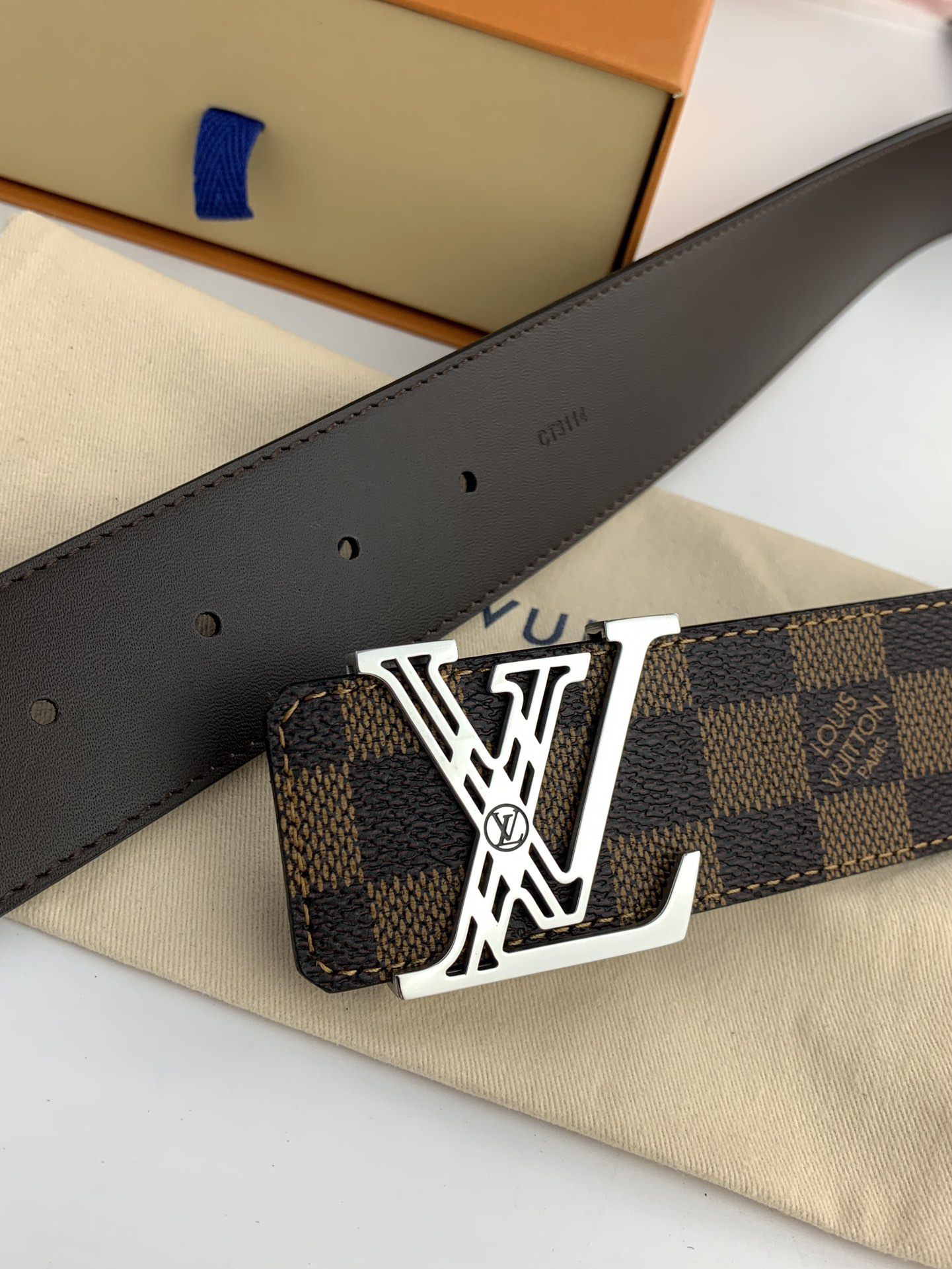 Louis Vuitton Belt - view 2