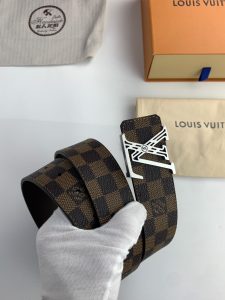 Louis Vuitton Belt - view 4