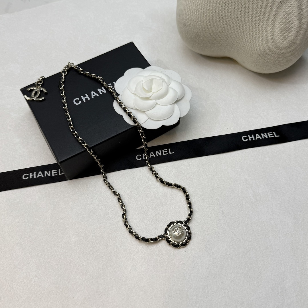 Necklace - view 2