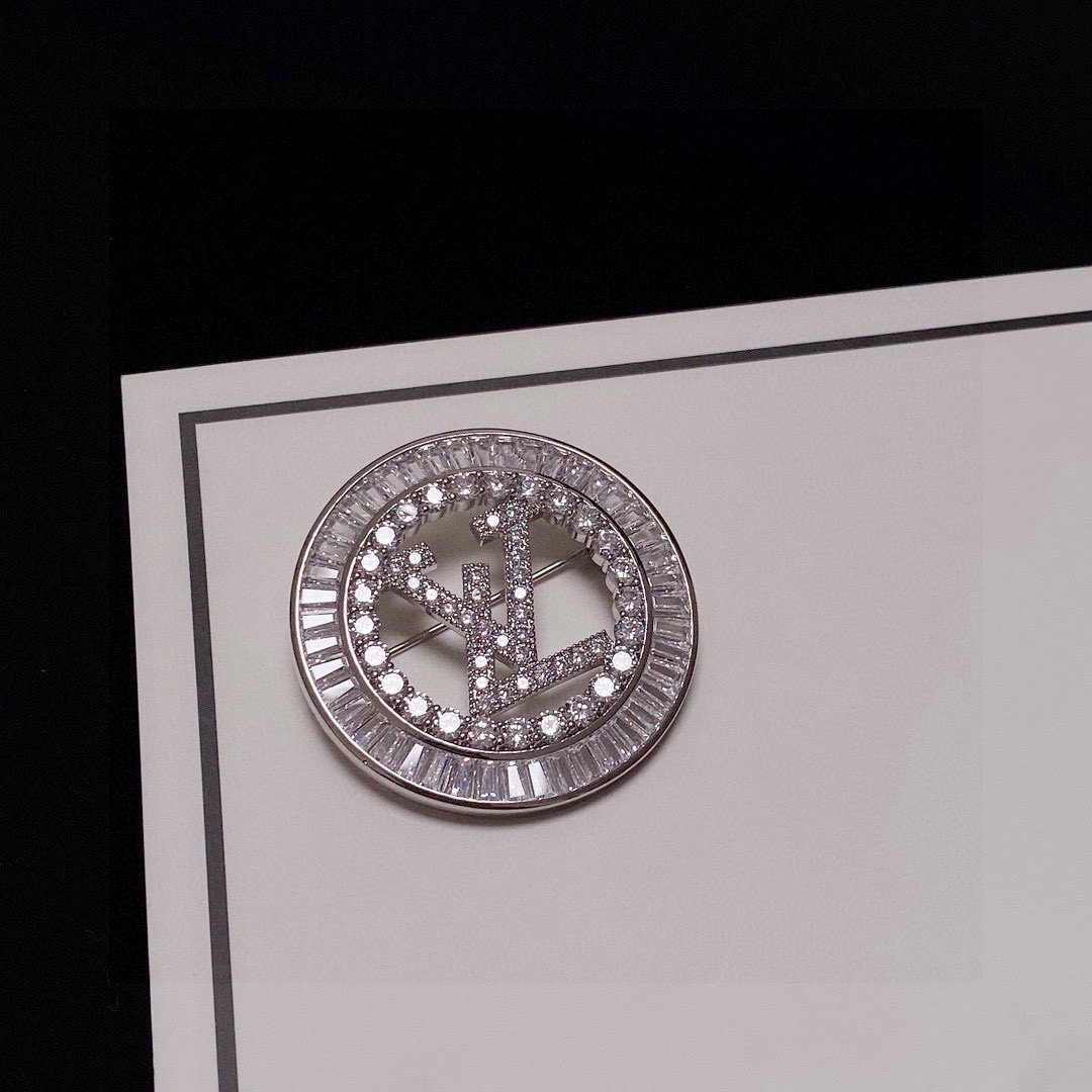 Brooch - view 8