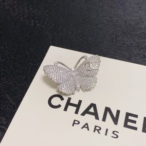 Brooch - view 3