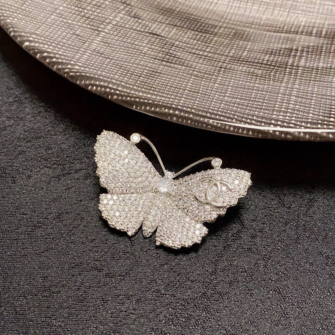 Brooch - view 7