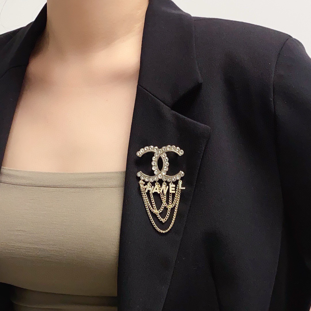 Brooch - view 2