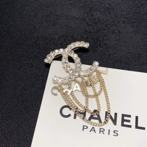Brooch - view 3