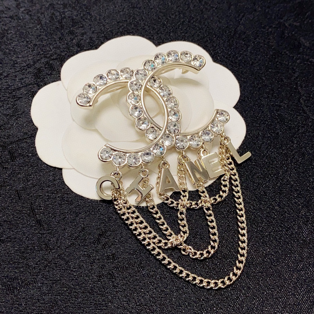 Brooch - view 4