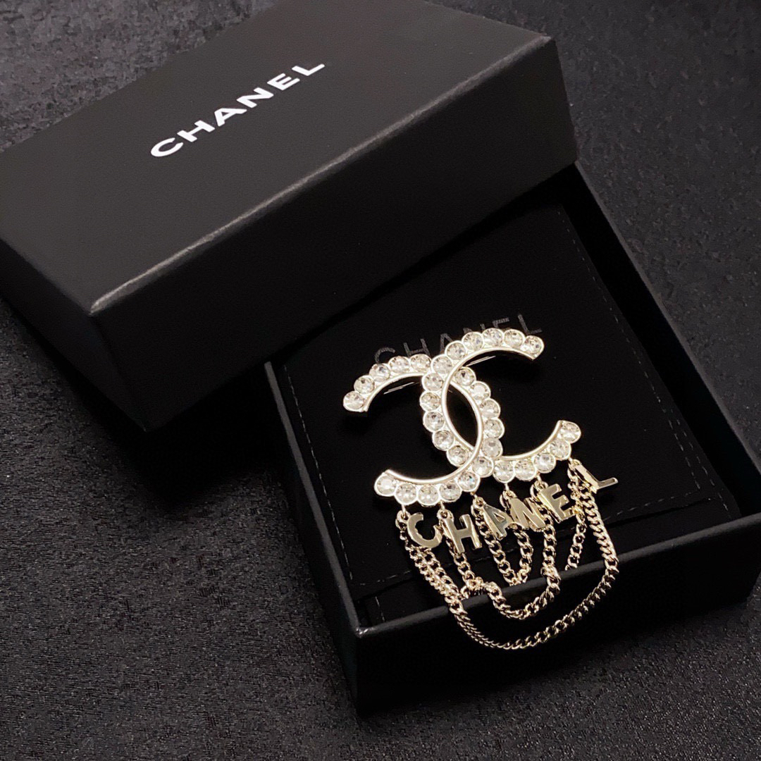 Brooch - view 6